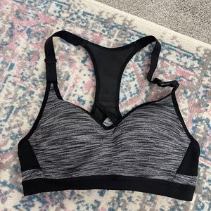 Victoria’s Secret Sports Bra with cups